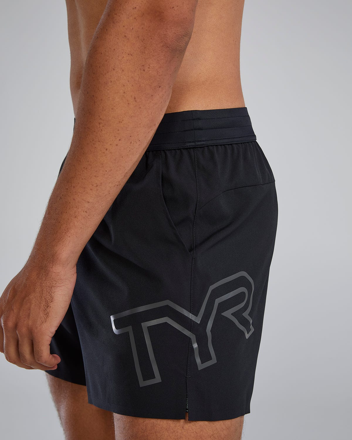 Product image for 001 Black