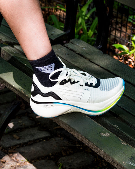 ::114 White/Aqua