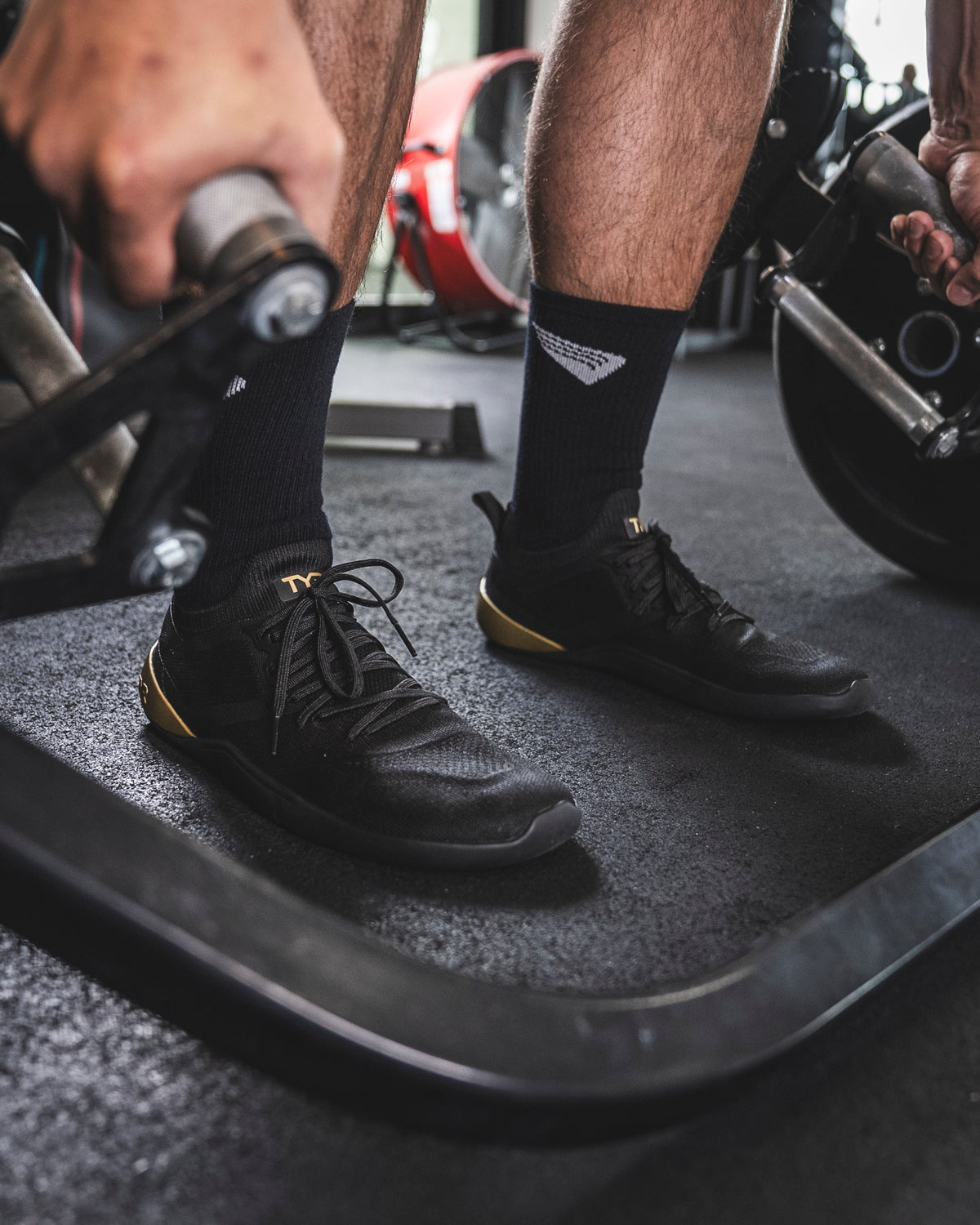 TYR リフティングシューズ ブラック/ゴールド US M9.5 Men's L-2 Lifter - Black Gum – TYR US